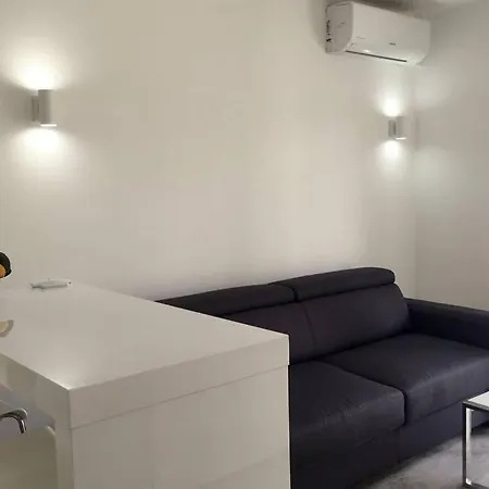 Апартаменти White Studio Opatija *